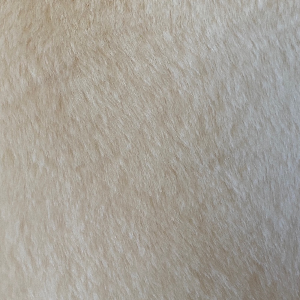 Cozy Cream Faux Fur - Picture 4 of 7